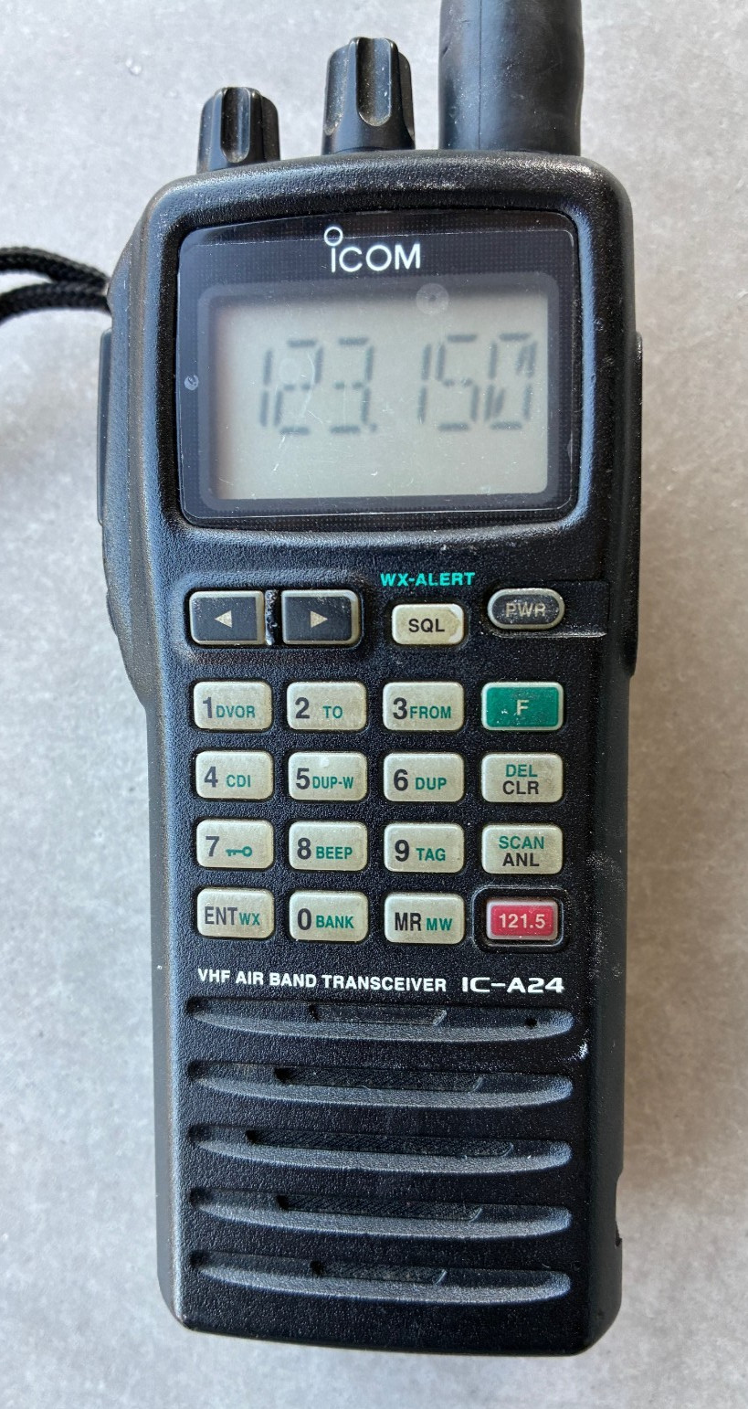 ICOM   VHF AIR BAND TRANSCEIVER and VOR navigation IC-A24
