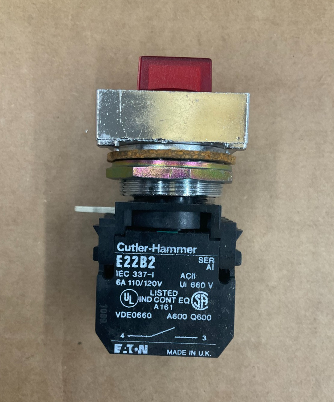 Eaton E30SG2X10D Selector Switch, illuminated, Red, 3 Position