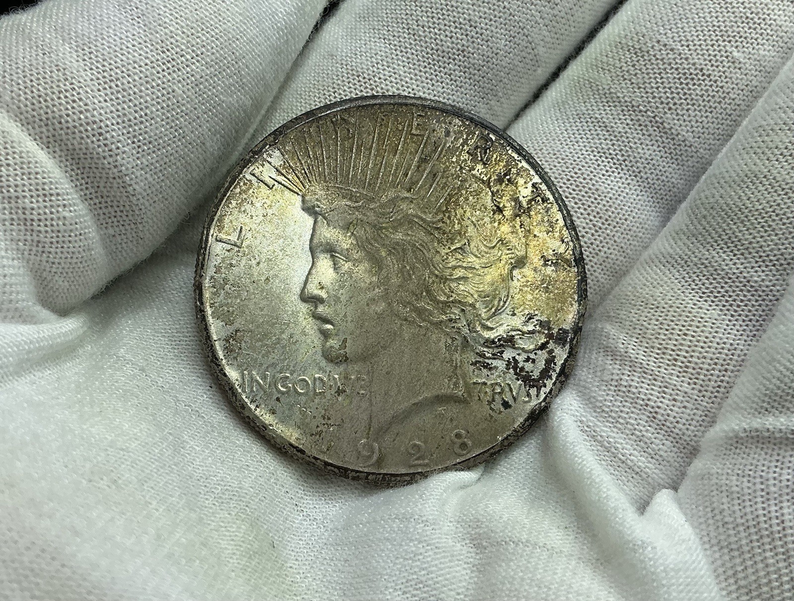 1928-P Peace Silver Dollar - HIGHLY DESIRED KEY DATE - K281