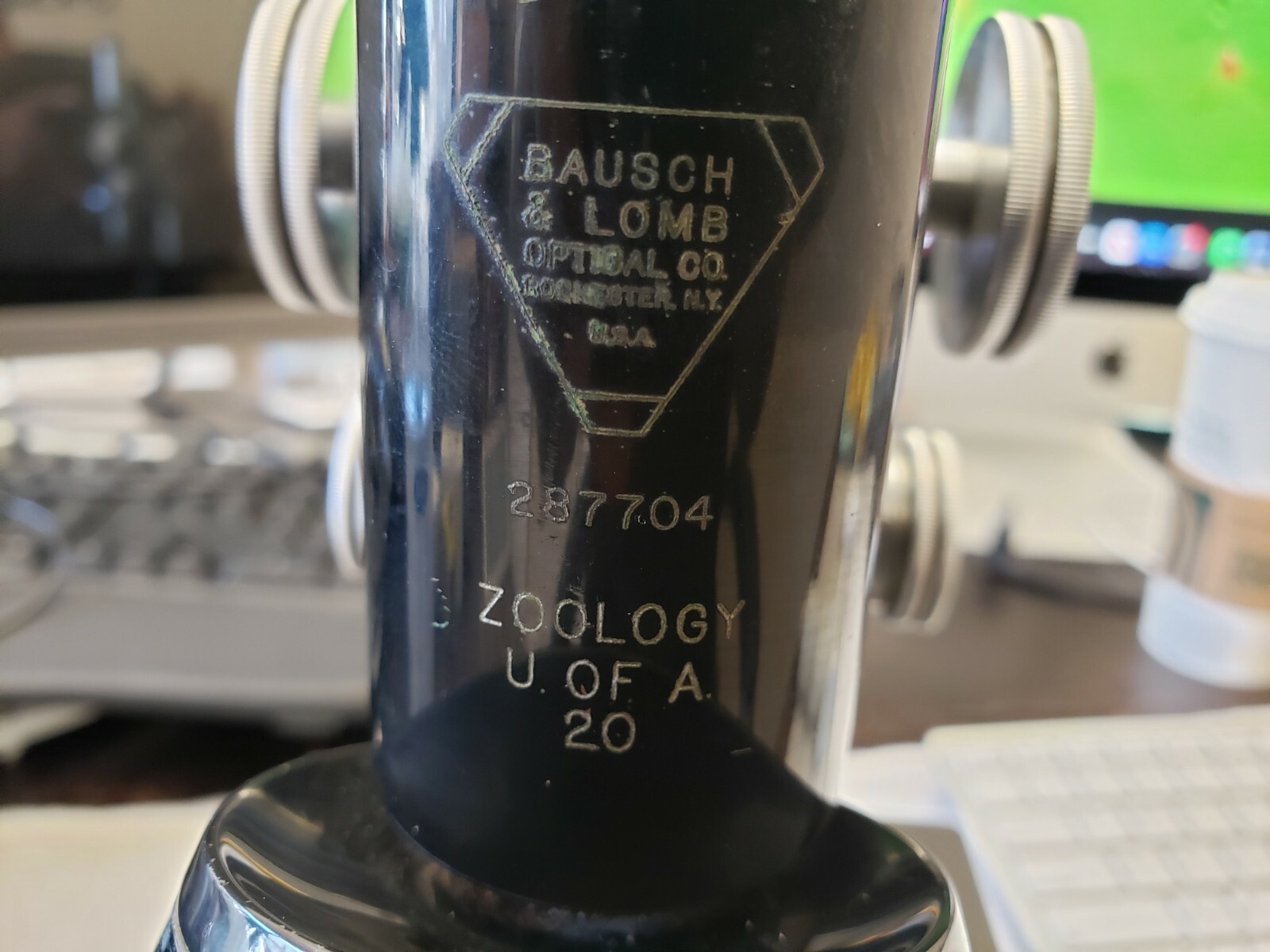 Vintage Bausch Lomb Microscope Model 287704 great condition ( B2-3)