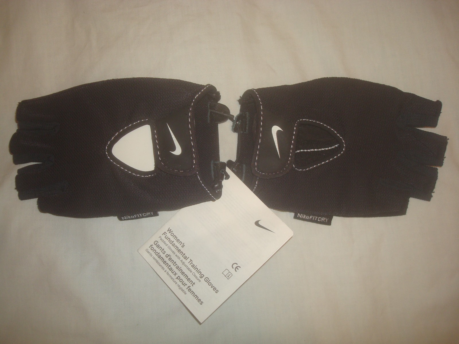 New Nike Women's Fundamental Training Gloves Black Size Small