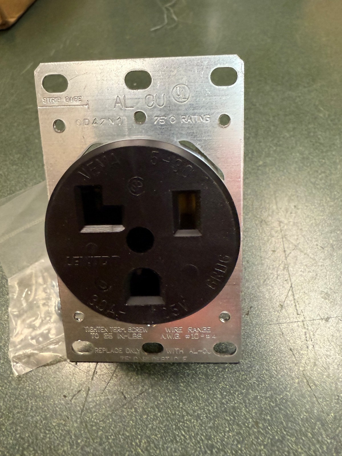 Leviton 2-Pole 3-Wire Grounding Power Outlet 5371