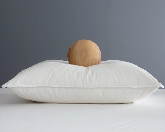 NWT QUINCE LUXE  GOOSE DOWN KING PILLOW COTTON FIRM / EXTRA FIRM MSRP $229.90