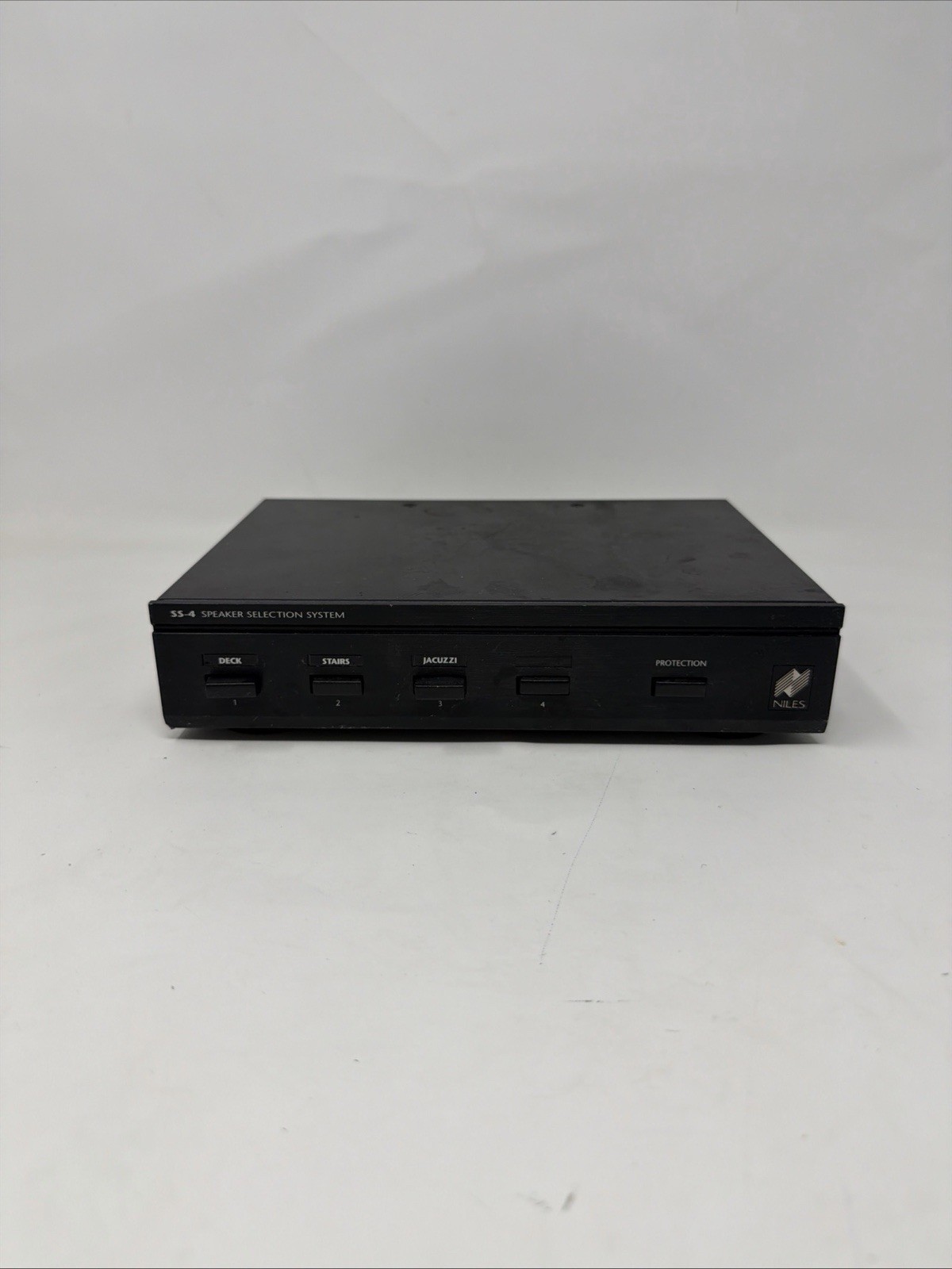 Niles SS-4 Speaker Selection System 4-Way Selector Switch Non-Illuminated