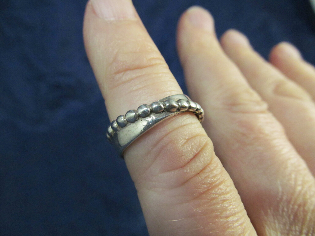 Modern Sterling Silver Crossover Beaded Band Ring Size 7.5
