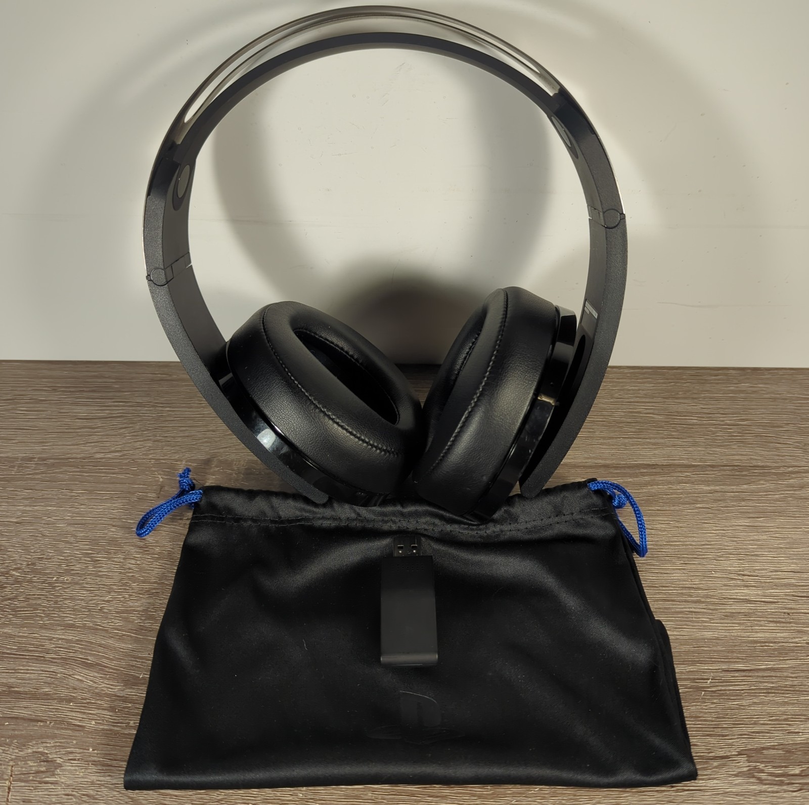 Sony PS4 Platinum Headset Wireless 7.1 Surround headphones CHECHYA-0090 w/Dongle