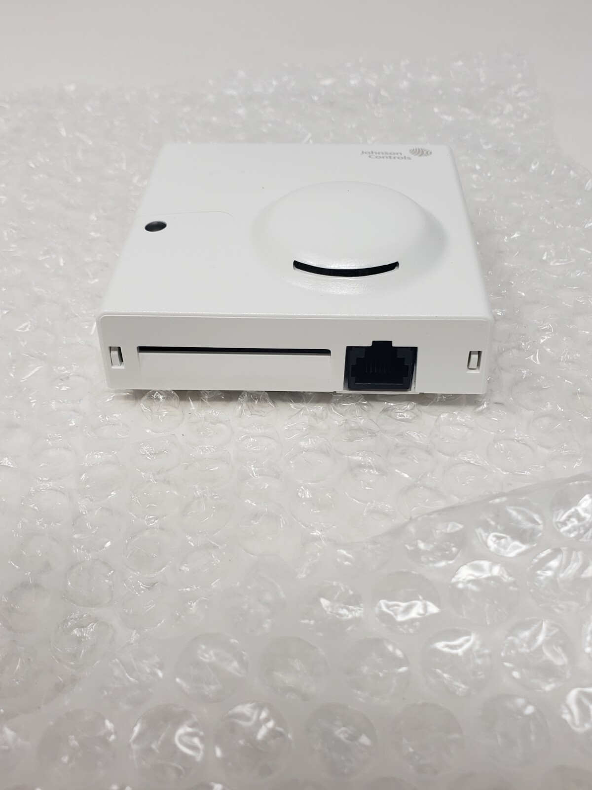 Johnson Controls HE-68N3-0N00WS Wall Mount Temperature Sensor