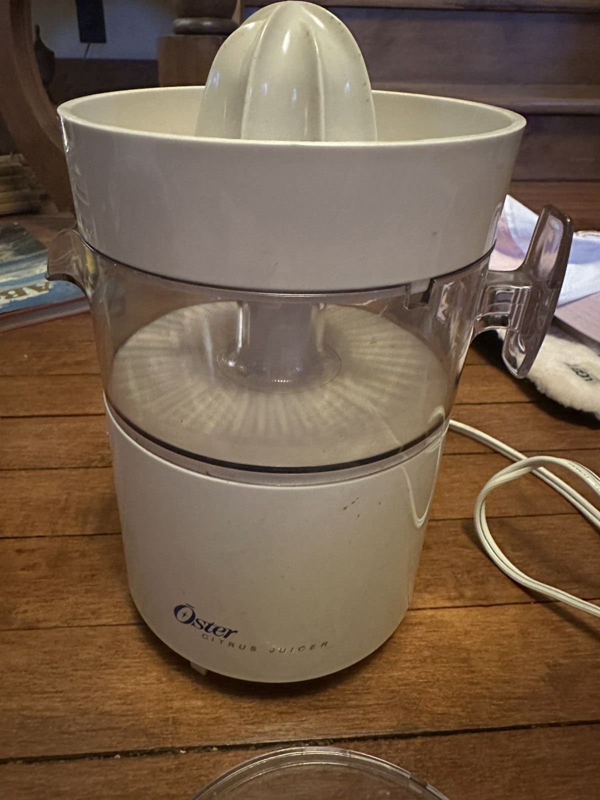 Oster Citrus Juicer 4100-08A White