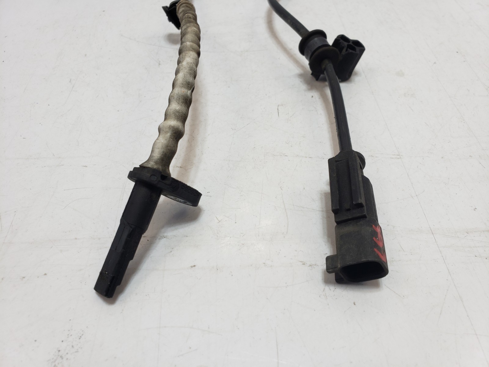 ✅ 2012-2020 OEM Tesla Model S Front Left Driver Wheel Speed ABS Sensor
