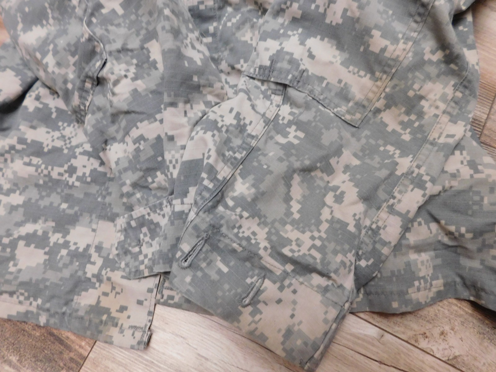 US ARMY ACU TOP COAT SIZE LARGE - X LONG