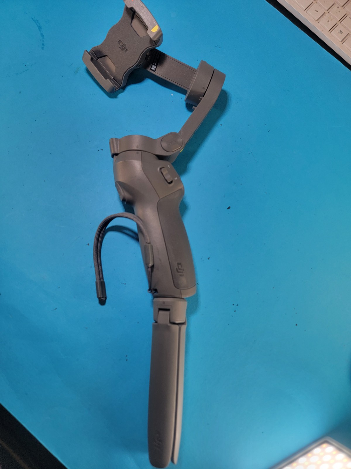 DJI OSMO Mobile 3 Smart Phone Stabilizing Mount OF100 (WITH MINI TRIOPOD)