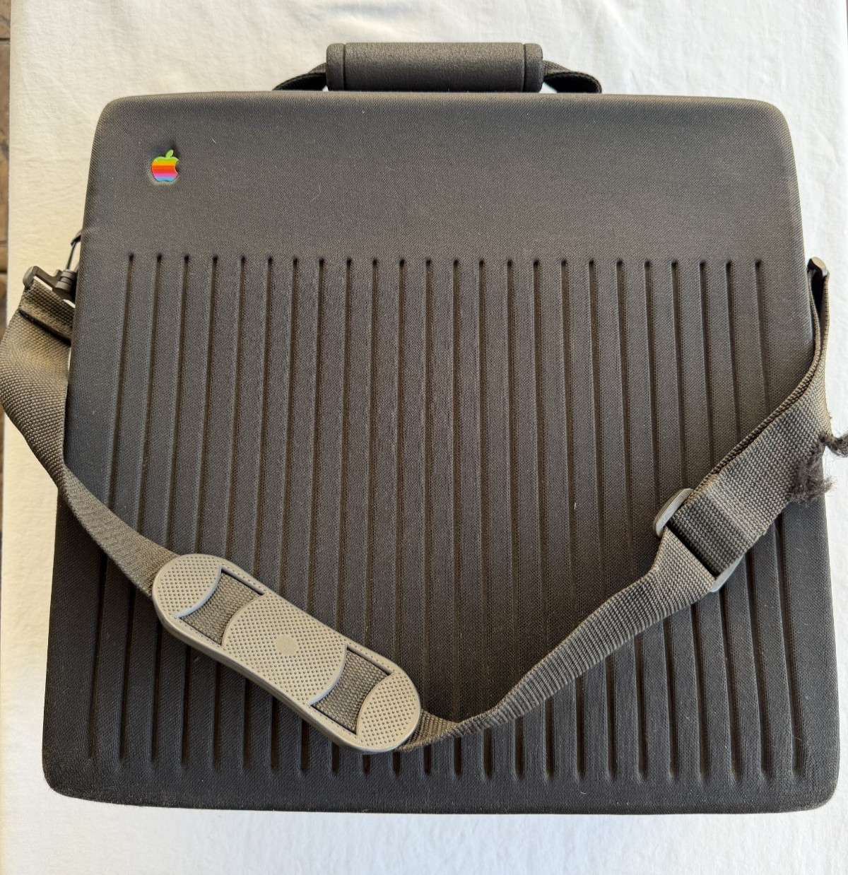 Vintage 1989 Apple Macintosh Portable Carrying Case M5130 Rainbow Logo READ