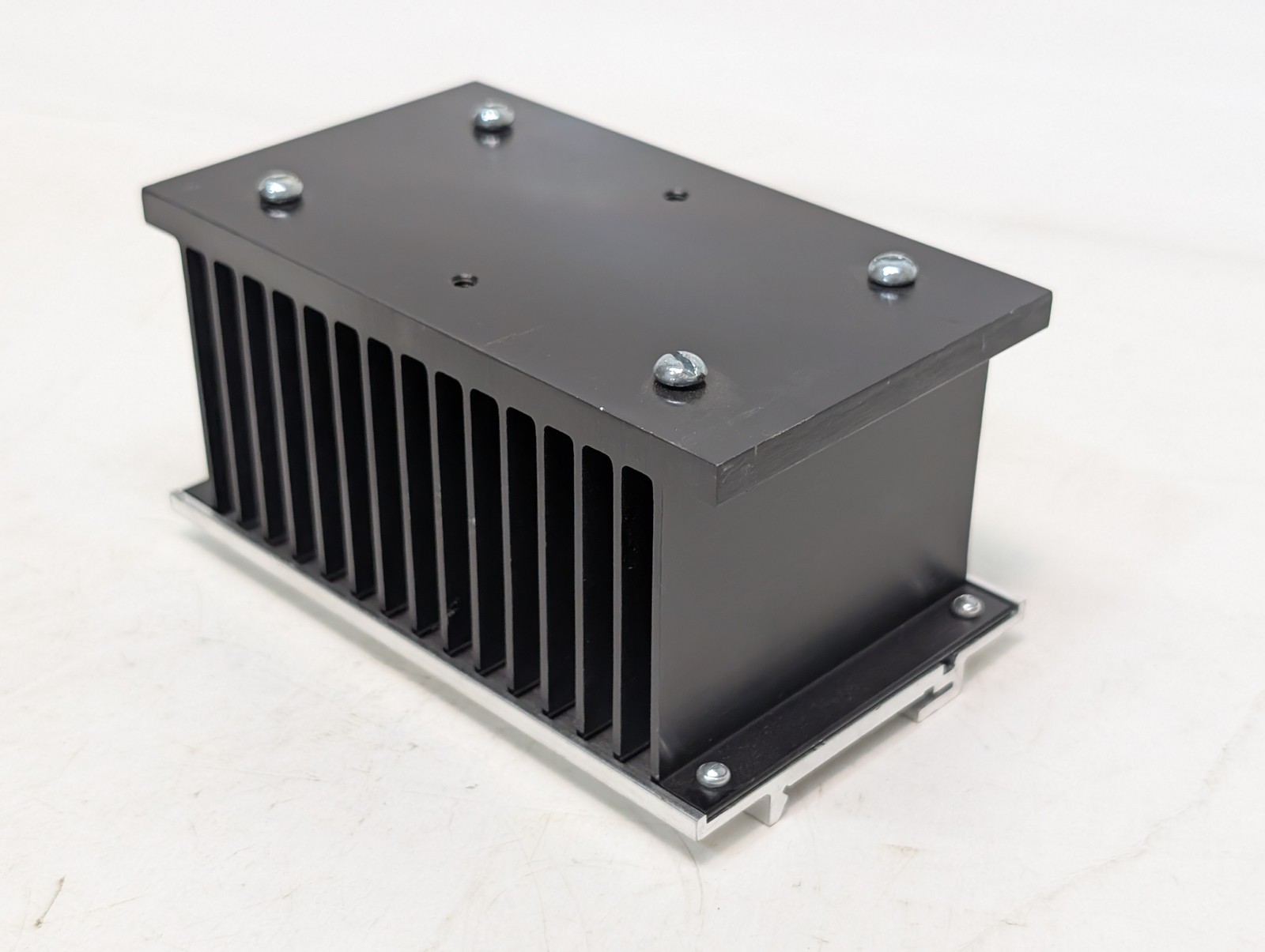 Crydom HS103DR solid state relay heat sink DIN rail mount as pictured