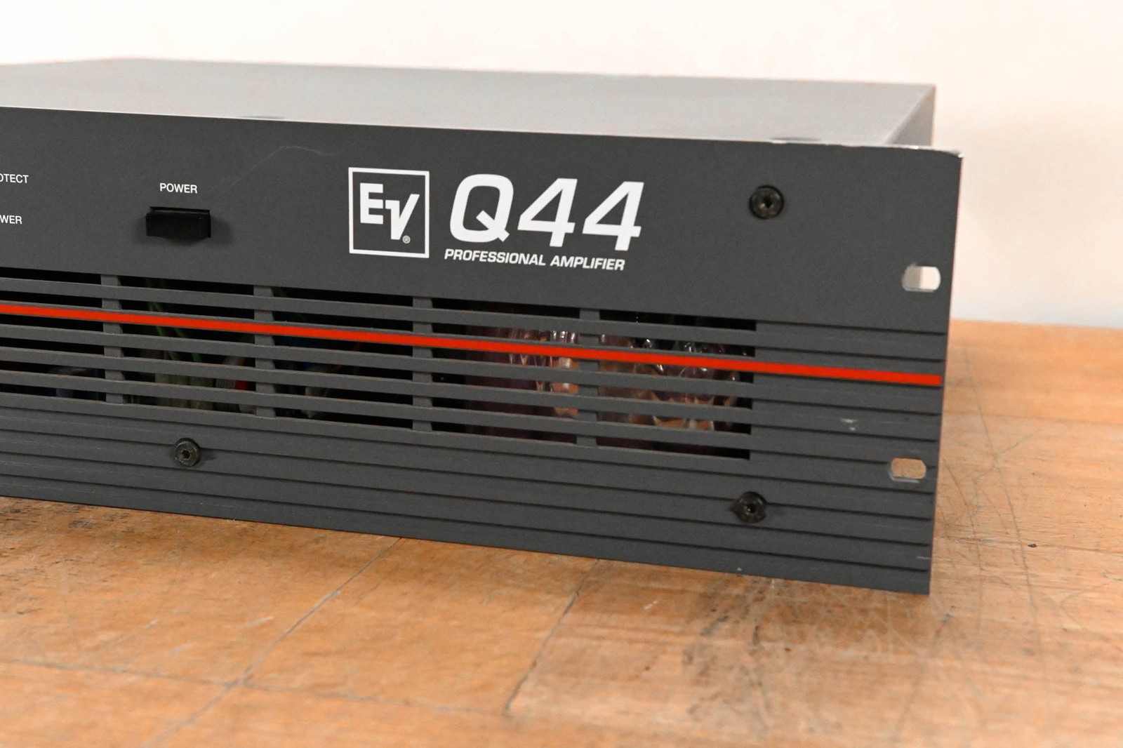 Electro-Voice (EV) Q44 Two-Channel Power Amplifier CG01Q6F