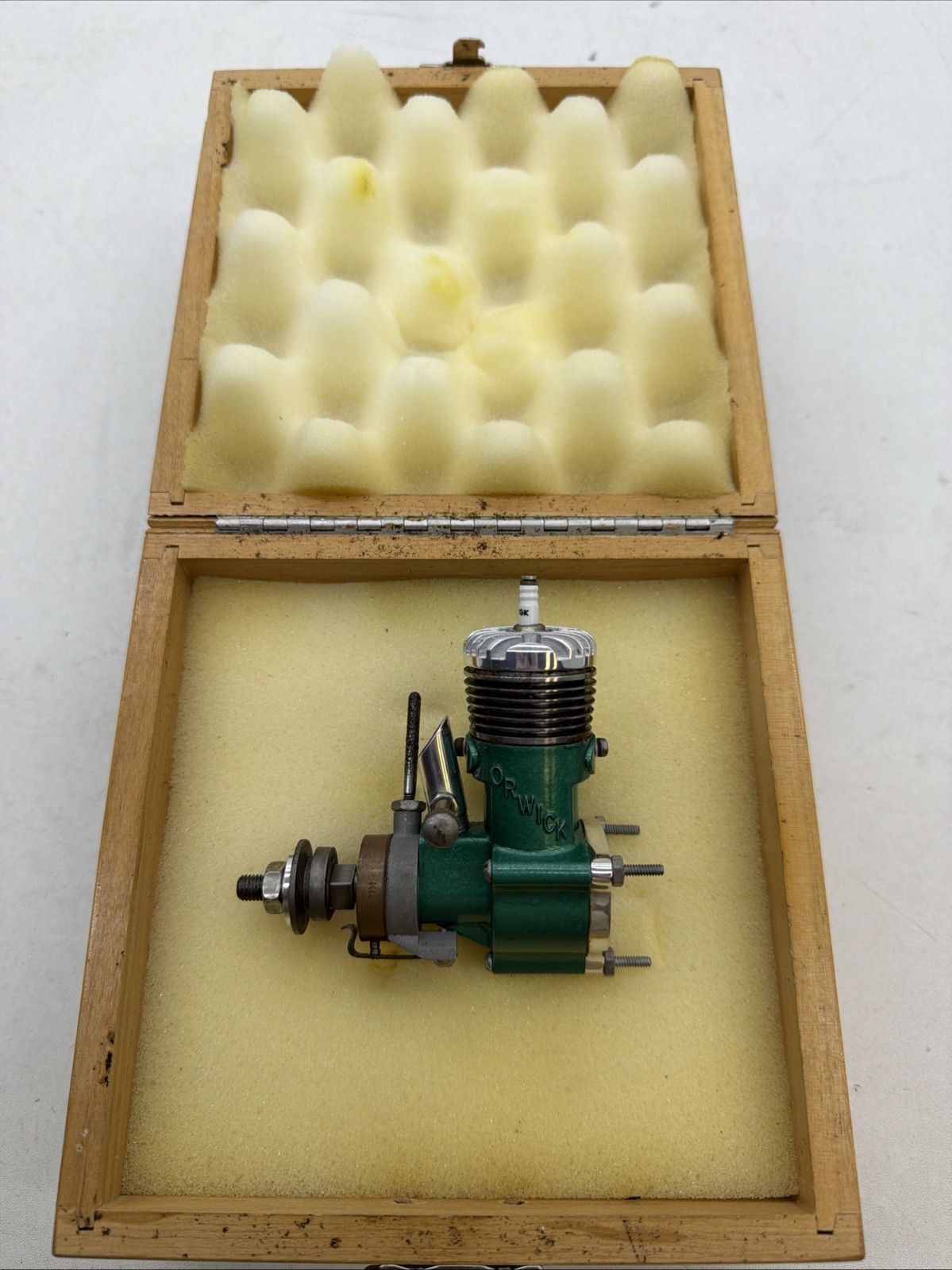Vintage  ORWICK .64 Model Airplane Engine EXCELLENT!!! M3