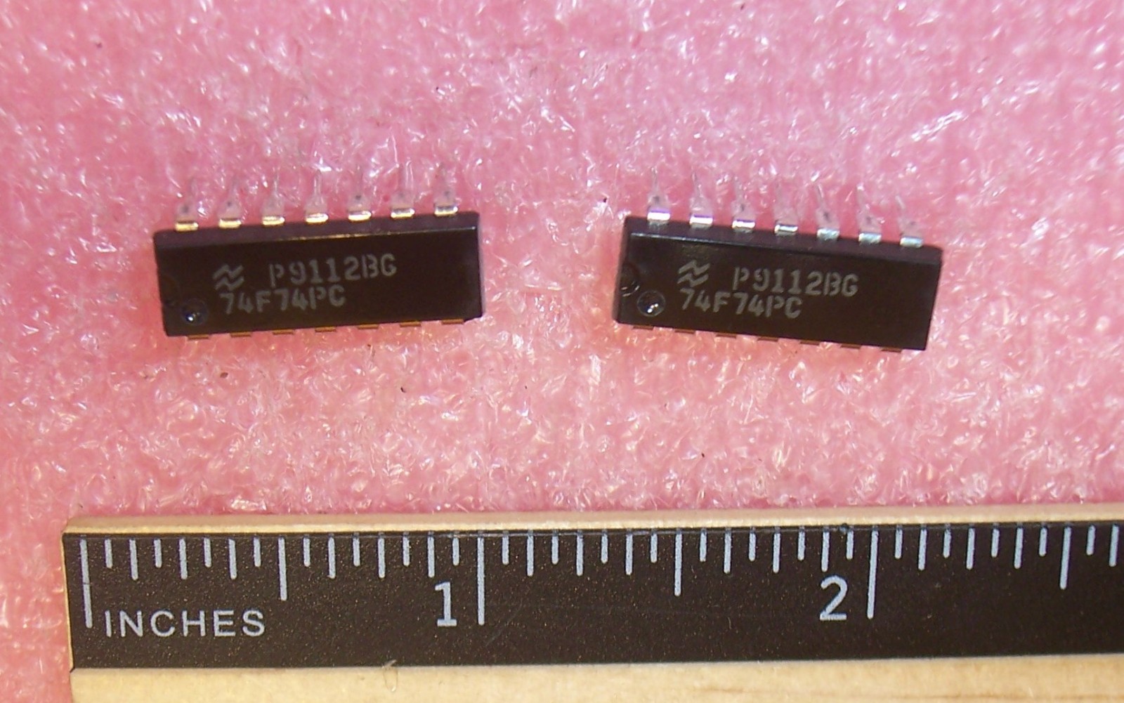 QTY (9) 74F74PC NSC 14 PIN DIP DUAL D-TYPE FLIP-FLOP NOS