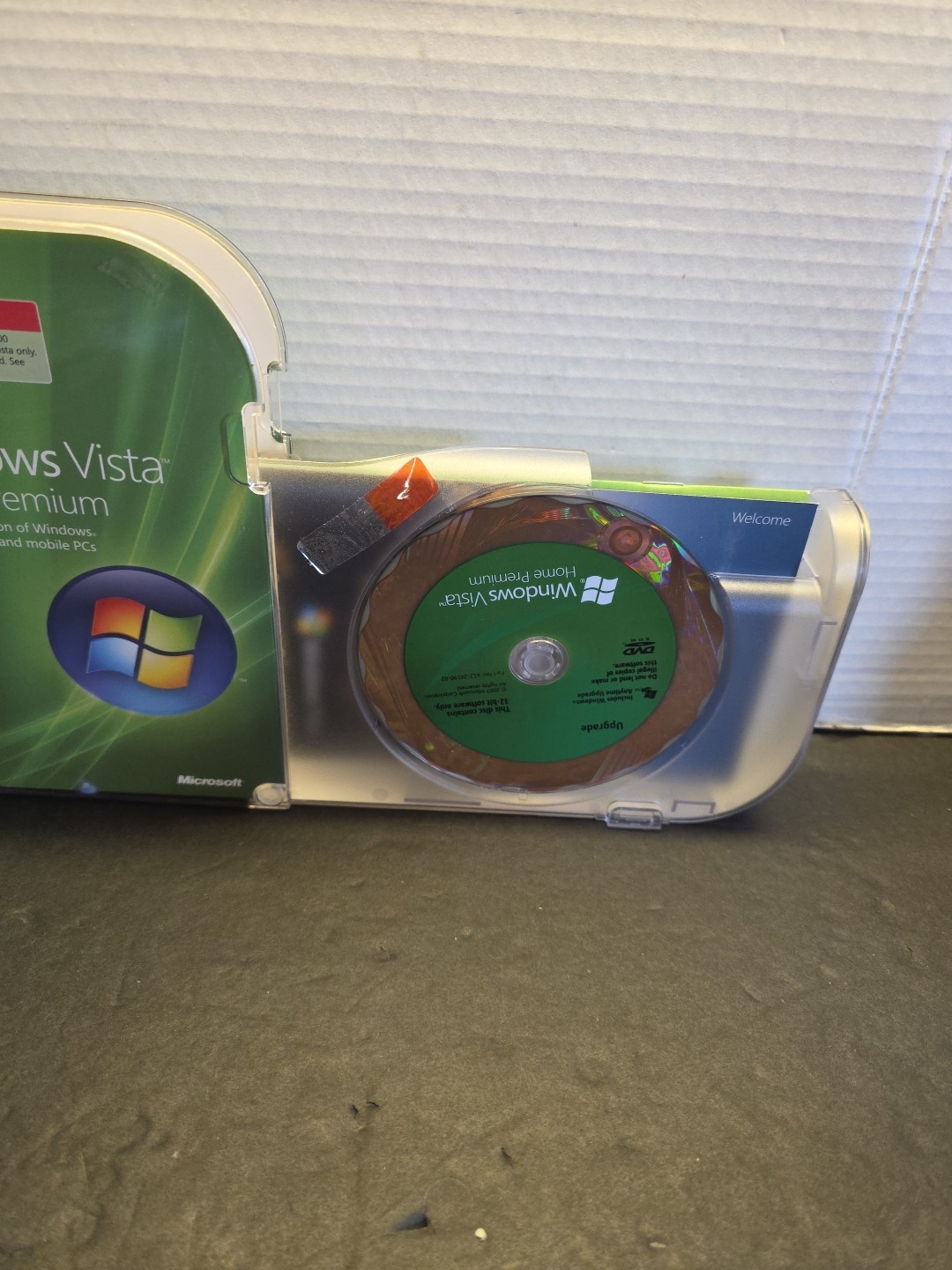 Microsoft WINDOWS VISTA HOME PREMIUM Upgrade 32 Bit DVD Software