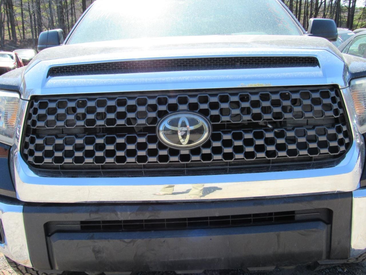 TUNDRA 2019 Glove Box 1031843