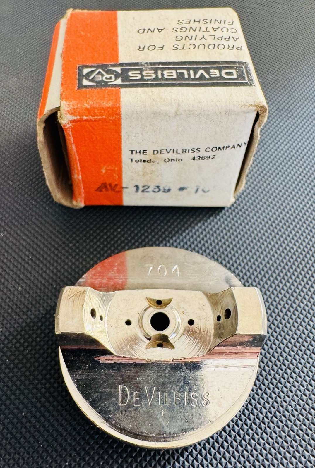DeVILBISS - # AV1239  #704  AIR CAP - BRAND NEW - Toledo OH USA