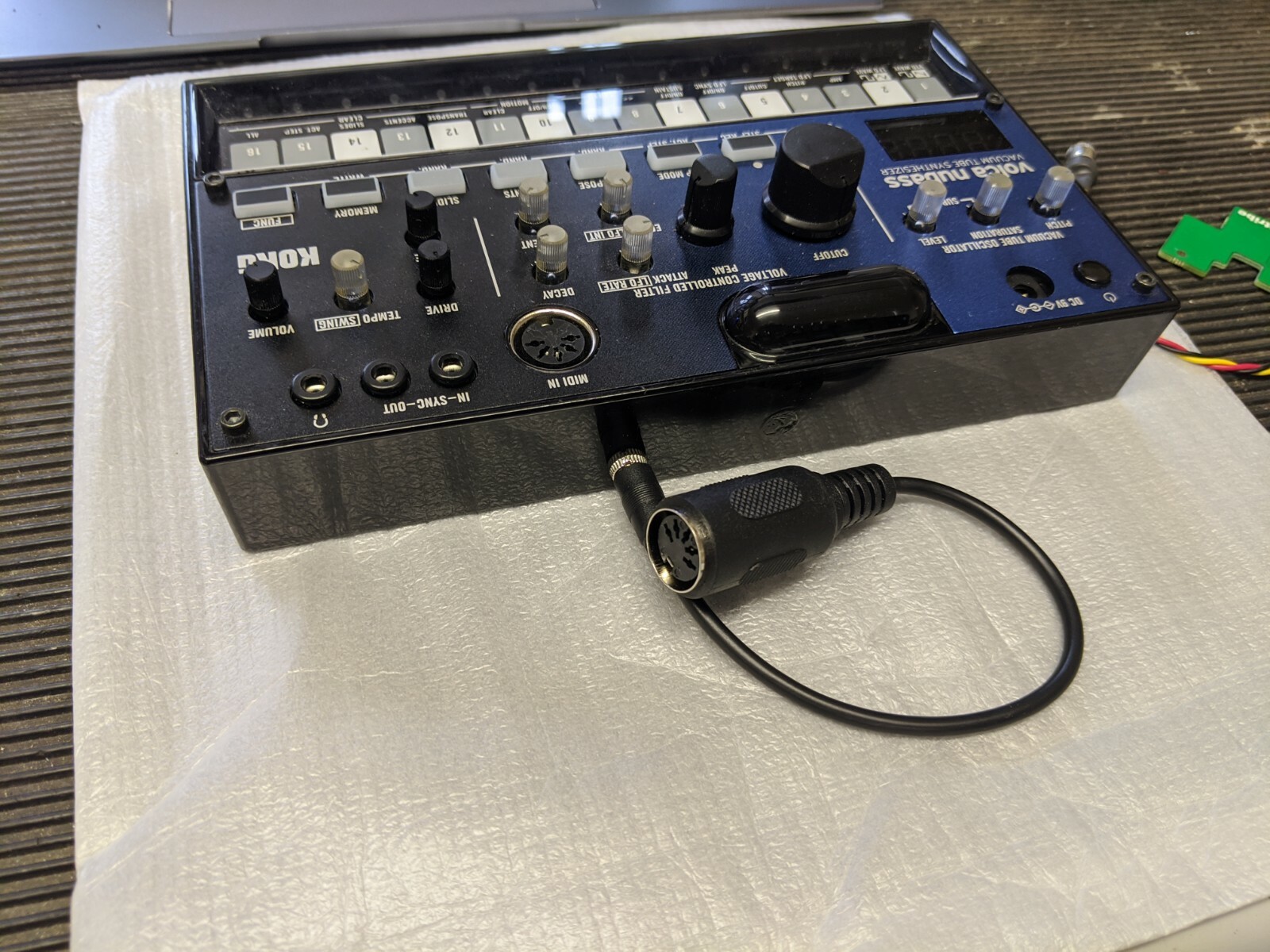KORG Volca NuBass solder-less MIDI out modification board