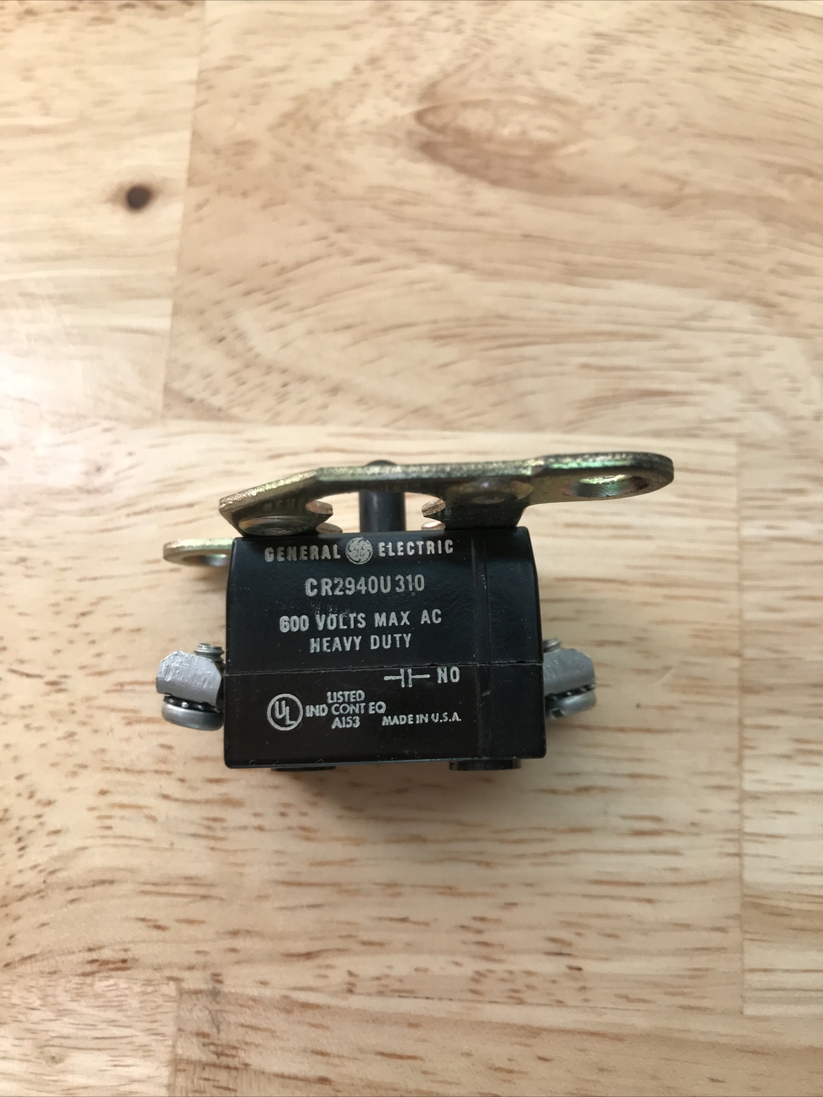 NEW GENERAL ELECTRIC CONTACT BLOCK CR294OU310 WITH MOUNTING PLATE
