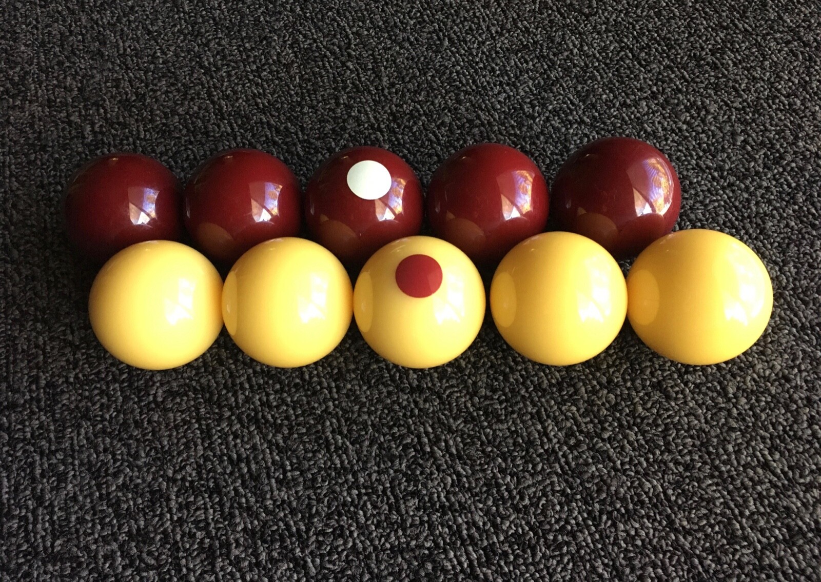 Vintage Bakelite Bumper Pool Balls - Complete Set of 10 Bakelite Balls
