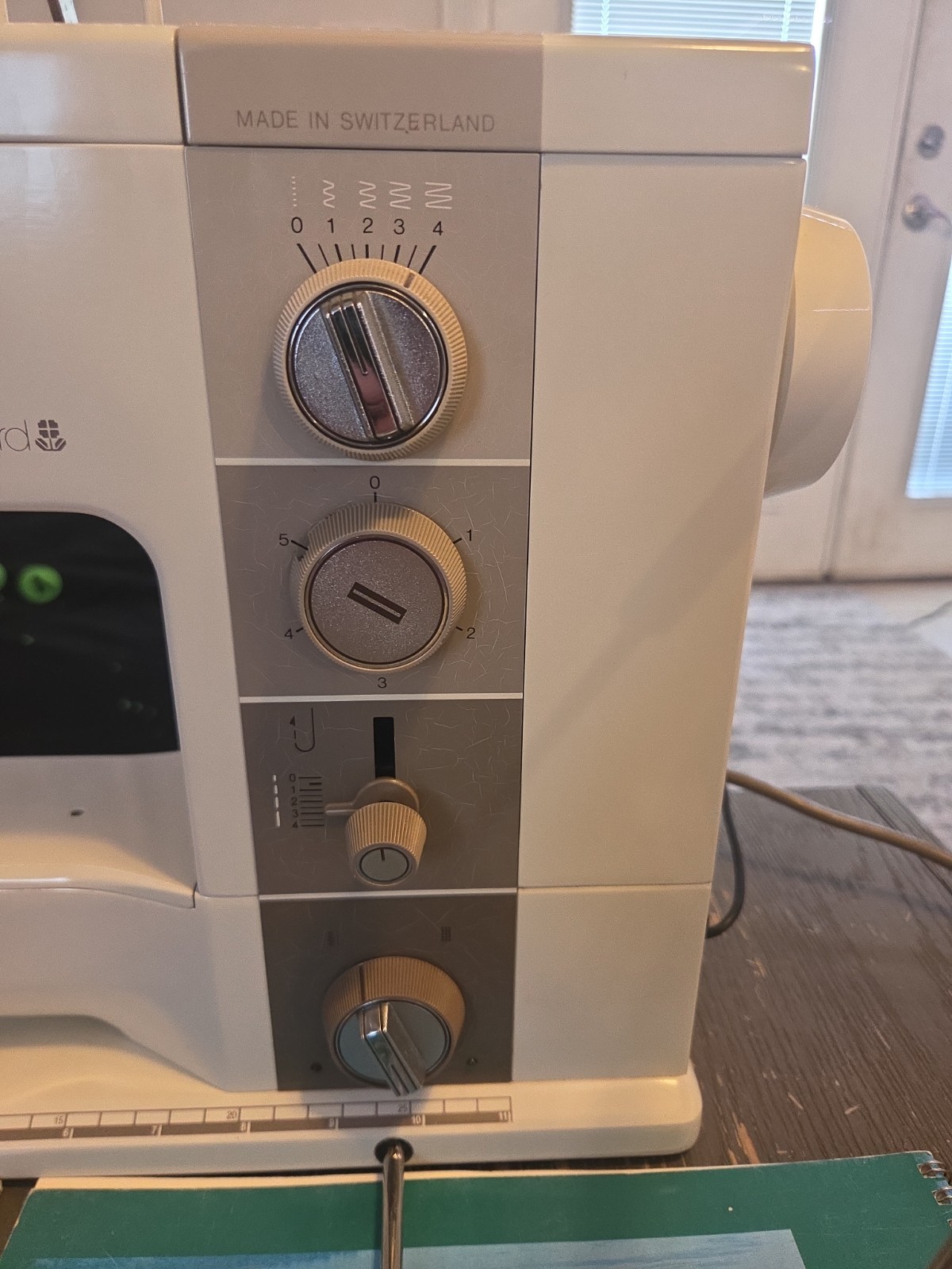 BERNINA Record 930 Electronic Sewing Machine (Read Description)