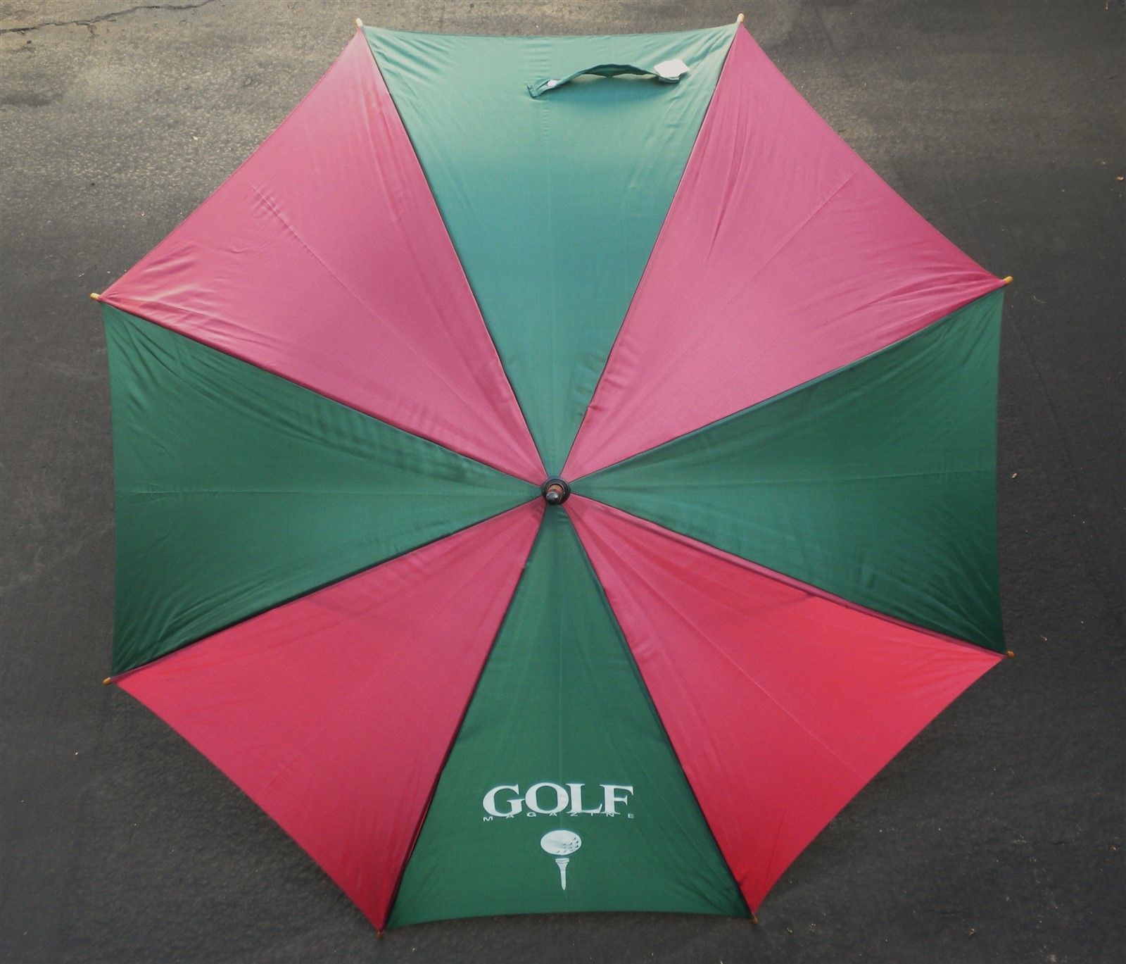 GOLF MAGAZINE RED AND GREEN NYLON 40" WIDE GOLF UMBRELLA WITH WOOD HANDLE NWT !