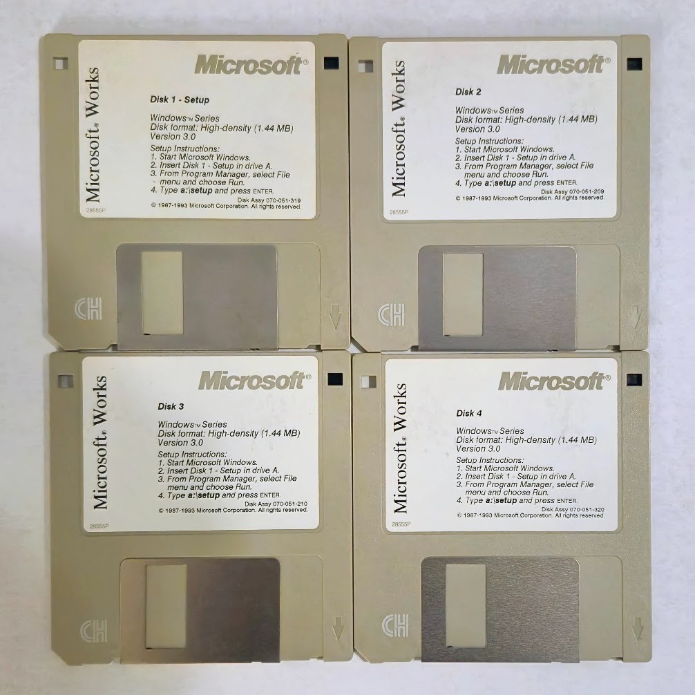 Microsoft Works 3.0 Windows 3.5" Floppy Disks Set of 4 Retro Software OEM 1993