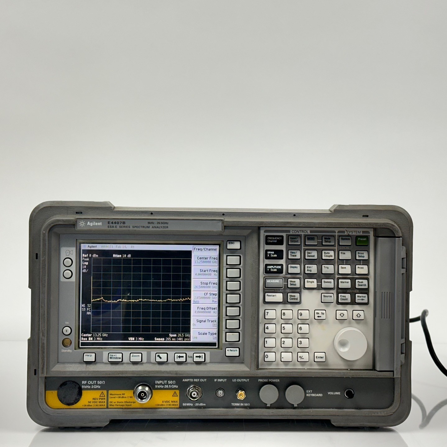 Agilent E4407B ESA-E Spectrum Analyzer w/ Options:  1D5, 1DR, A4H, AYZ, B72