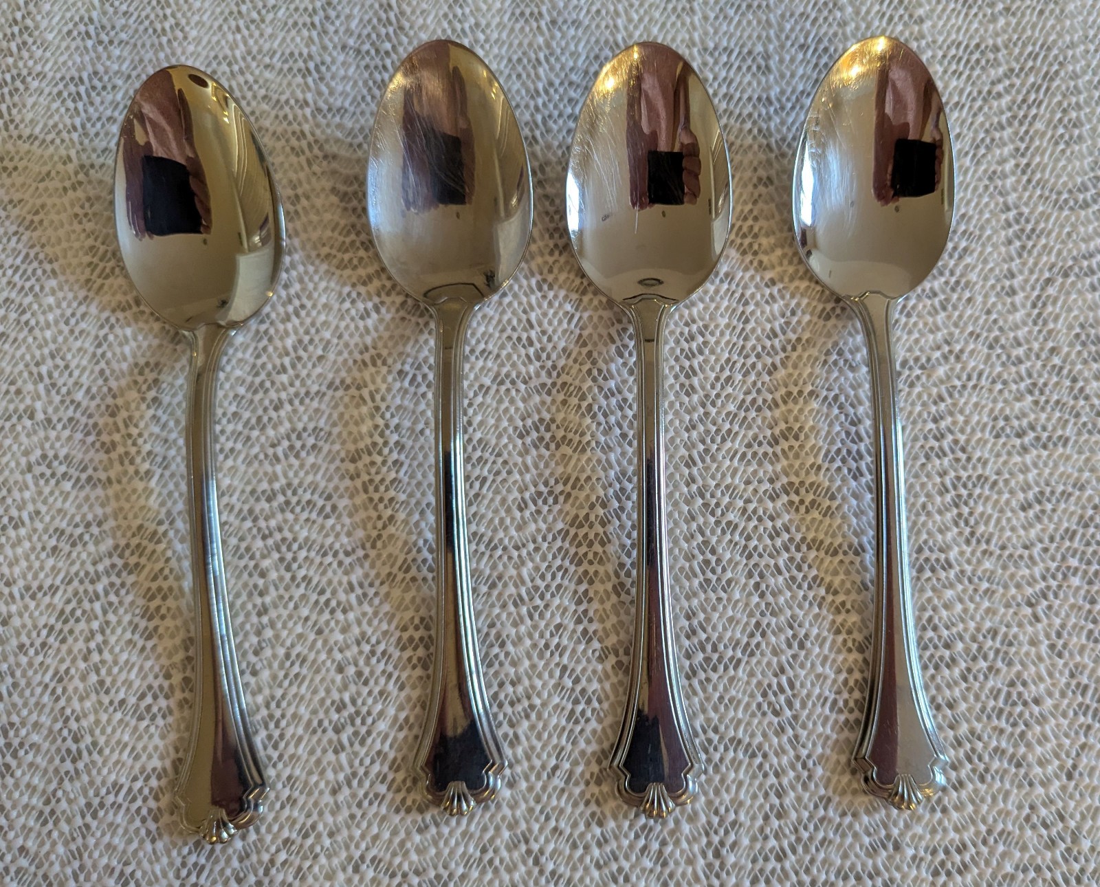 4 Oneida Midtowne Stainless Steel Soup Spoons Silverware Flatware Glossy
