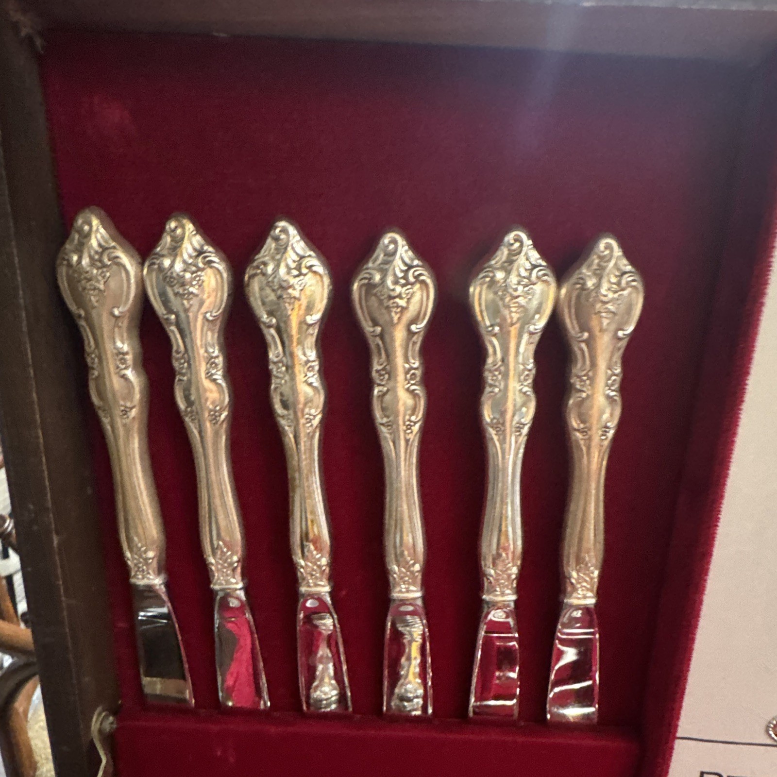 Deepsilver Silver Plated Floral Flatware Set 70 Piece Service for 8 w Case