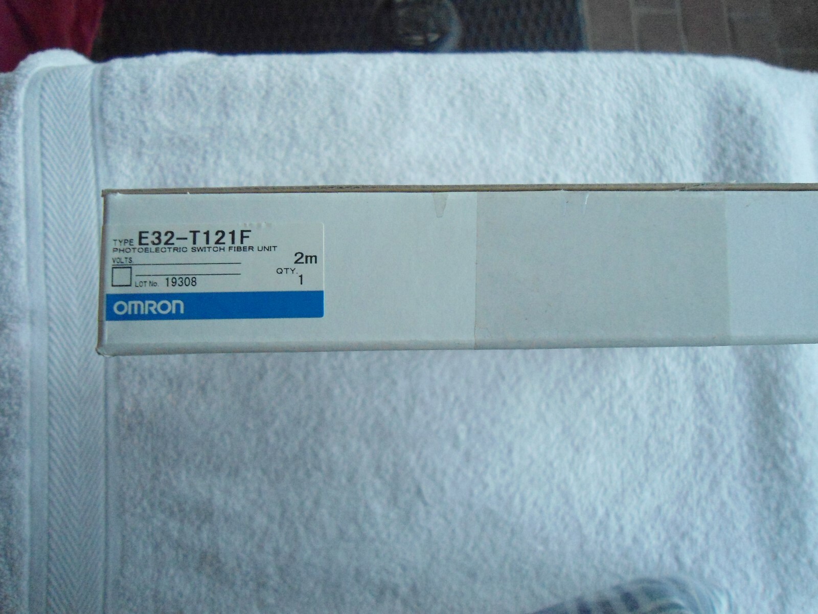 NIB OMRON Photoelectric Switch Fiber Unit        E32-T121F       2M