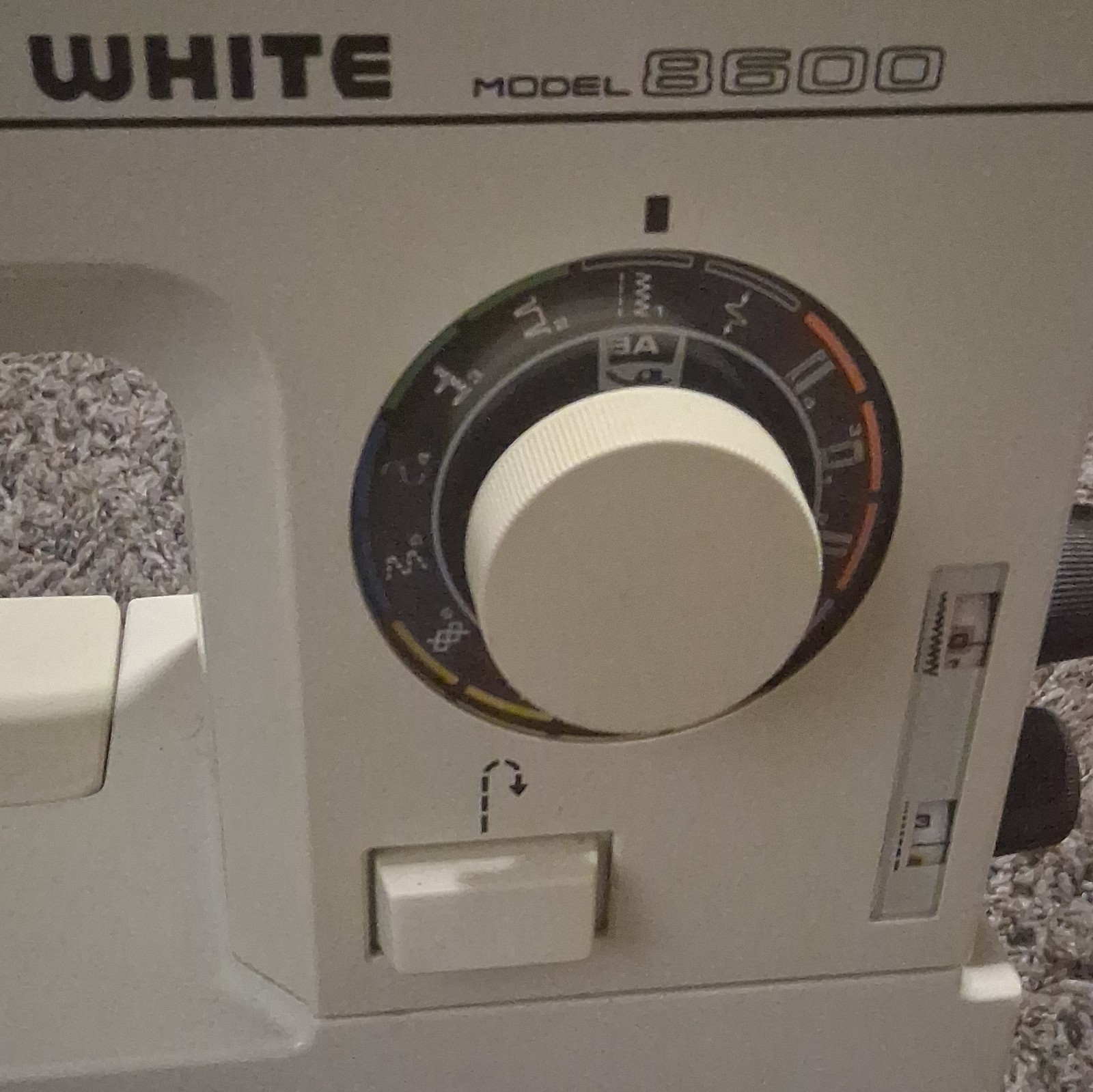 White Sewing Machine Model 8600 120V 60Hz