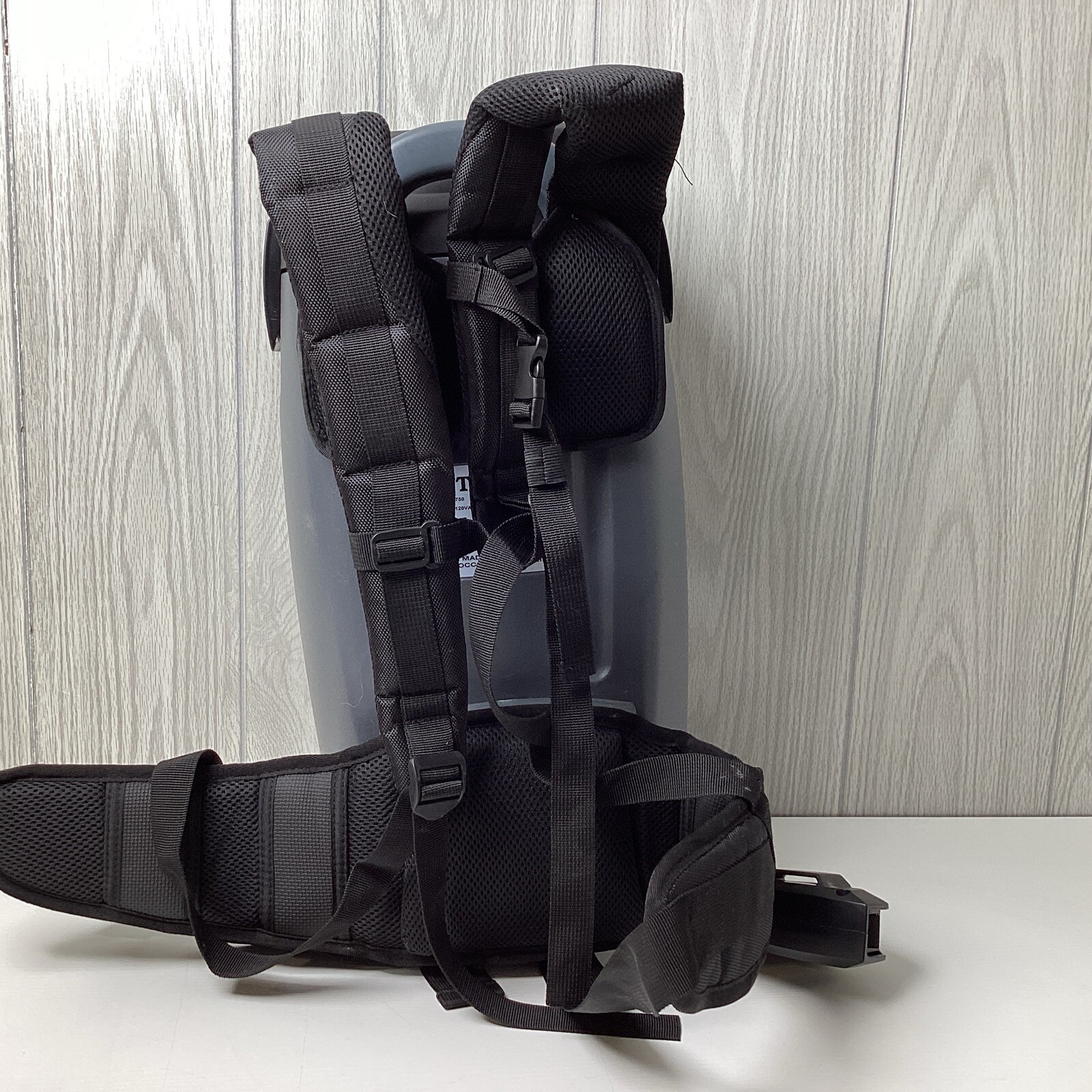TITAN T750 Back Pack Vacuum ONLY - NO ACCESSORIES - PLEASE LOOK
