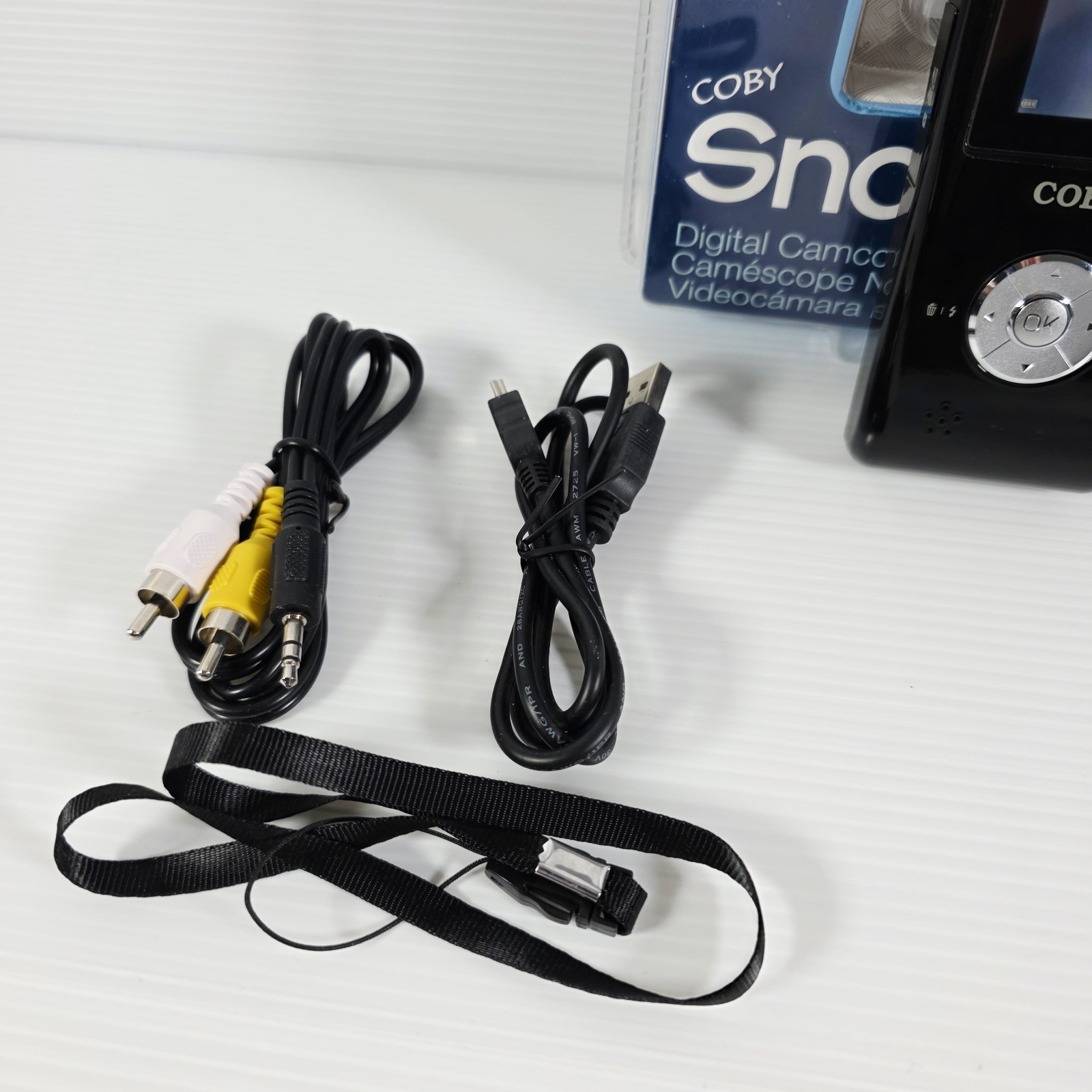 Coby Snapp CAM3000 1.3MP 32MB Memory Camcorder - Tested Complete