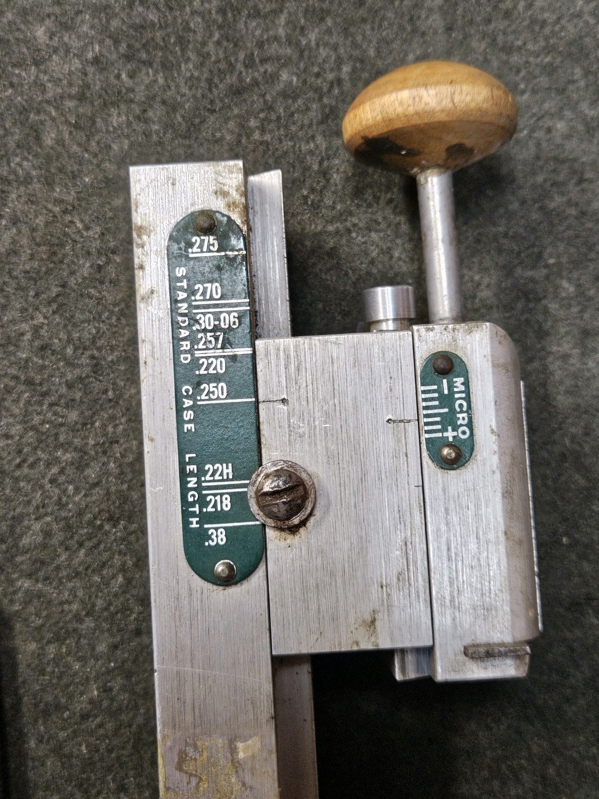 G.T. SMILEY CARTRIDGE CASE TRIMMER with Pilots Reloading Reloader