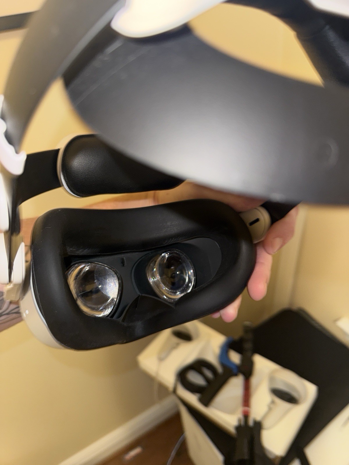 Oculus Quest 2 256GB Advanced All-in-one VR Headset + Accessories, See Photo