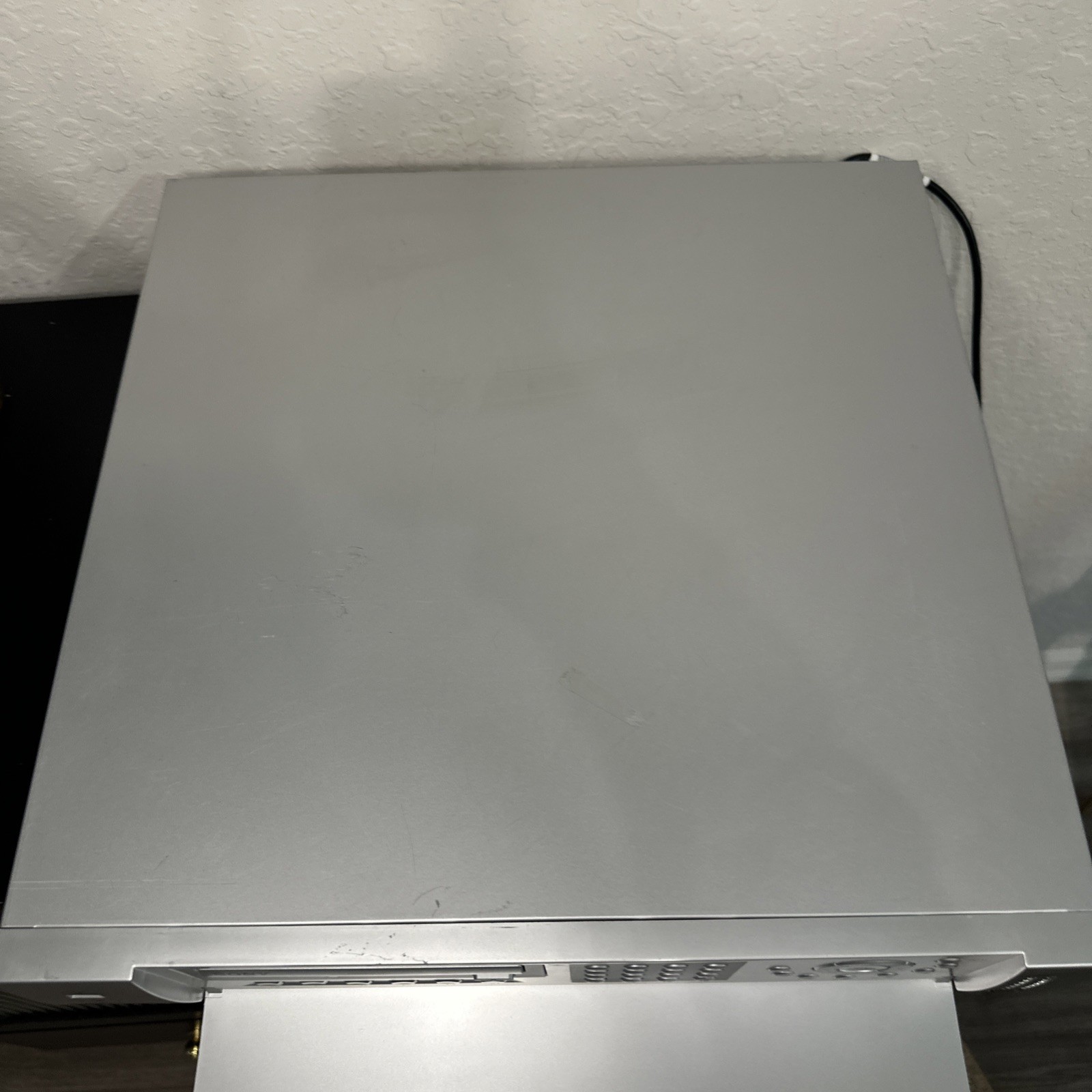 Sony security surveillance digital video recorder DVR Silver Model DVR-804FX