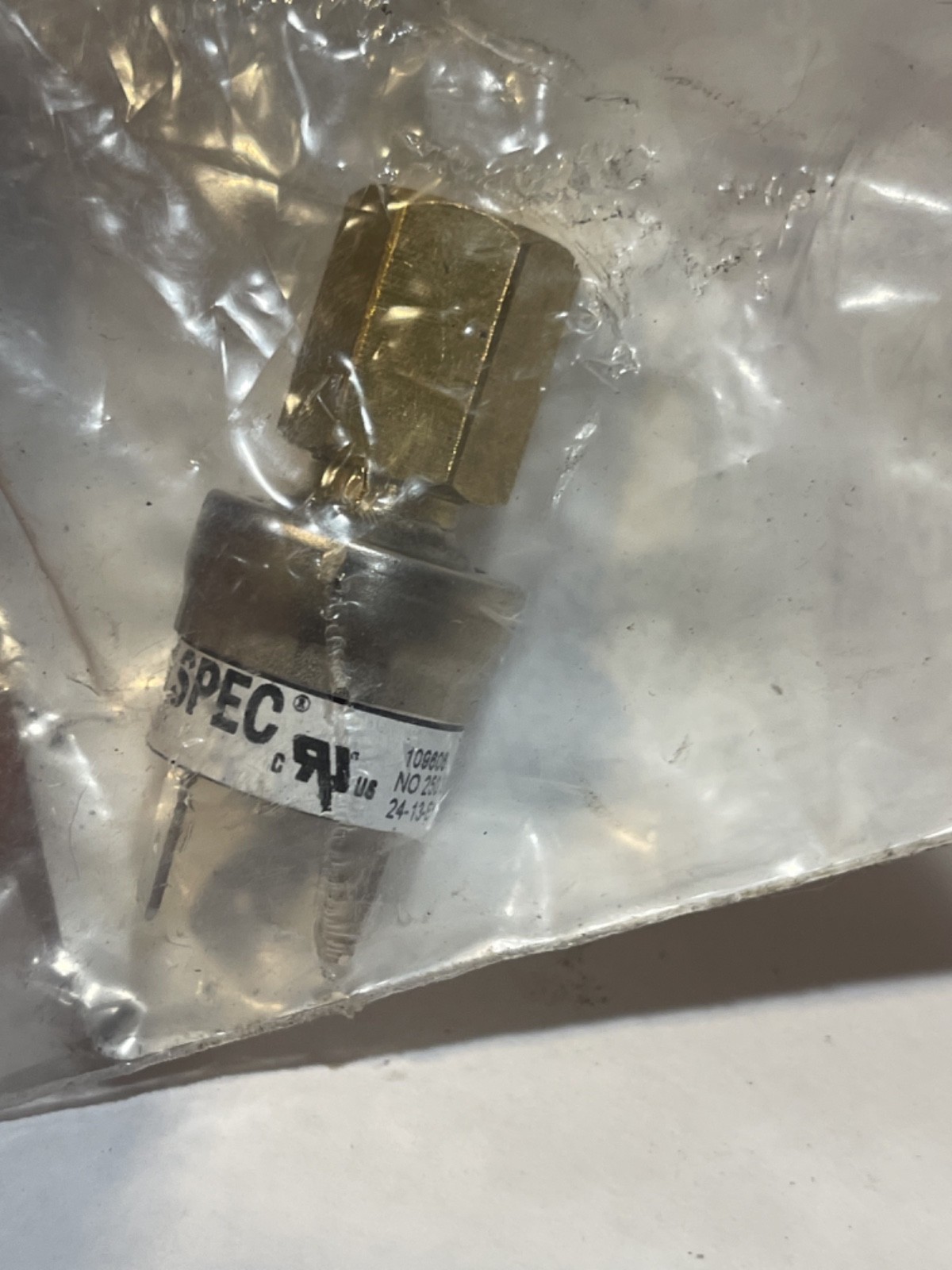MACDON Part # 112081 SWITCH-AC Pressure (N4)