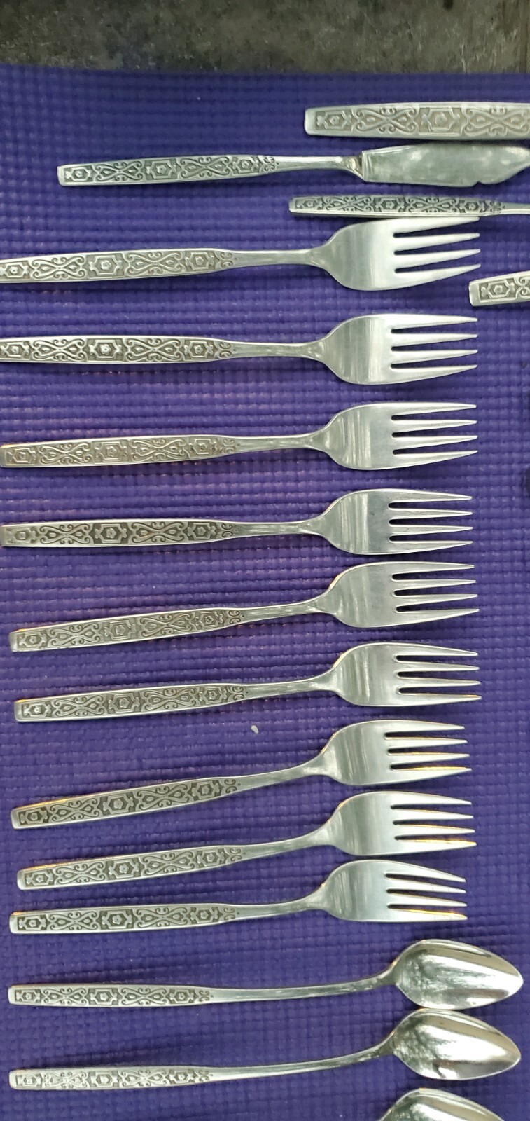 41 pcs Mid century modern flatware in the Spanish Mood pattern Oneida Stainless
