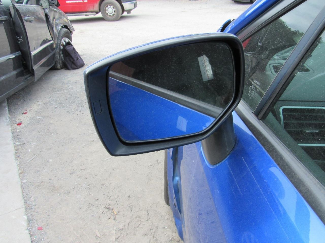 V60 2015 Glove Box 1100904