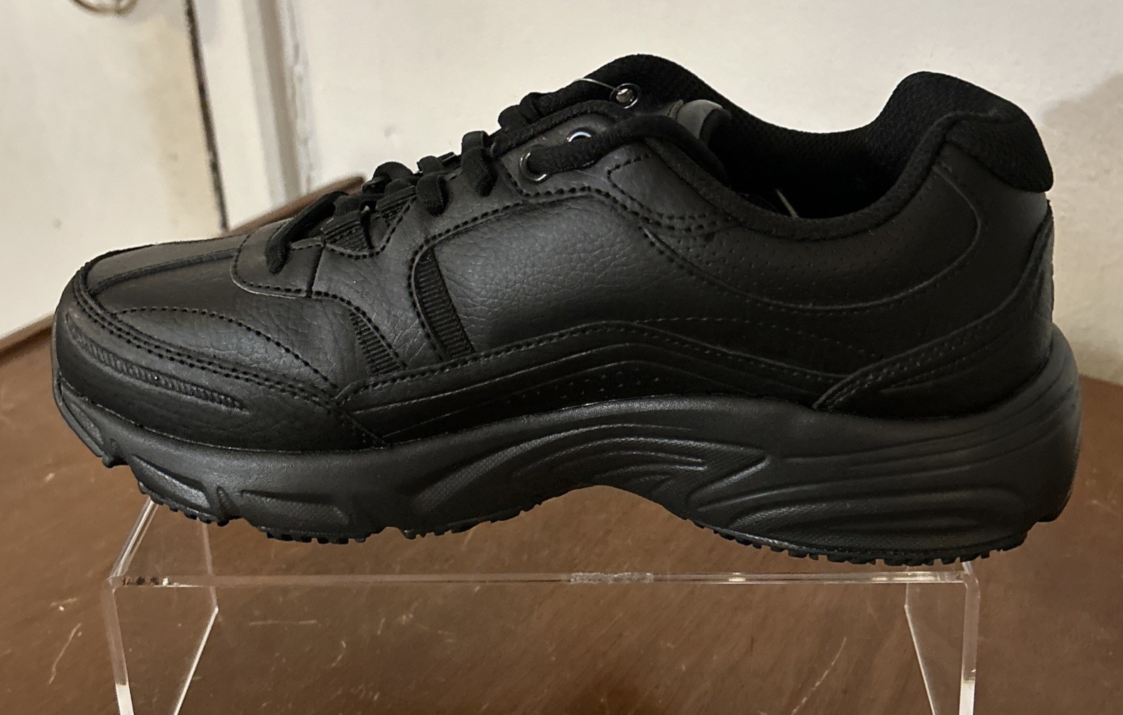 FILA Workshift SR Sneaker, Black, Women’s Sz 7 Wide, 5SGW0002-001, New In Box!