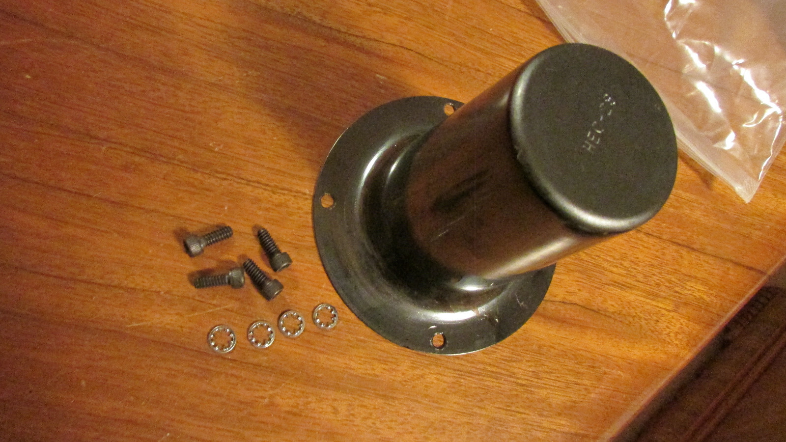 SEALMASTER HEC-28END CAP, WITH SCREWS, METAL, FREE SHIPPING