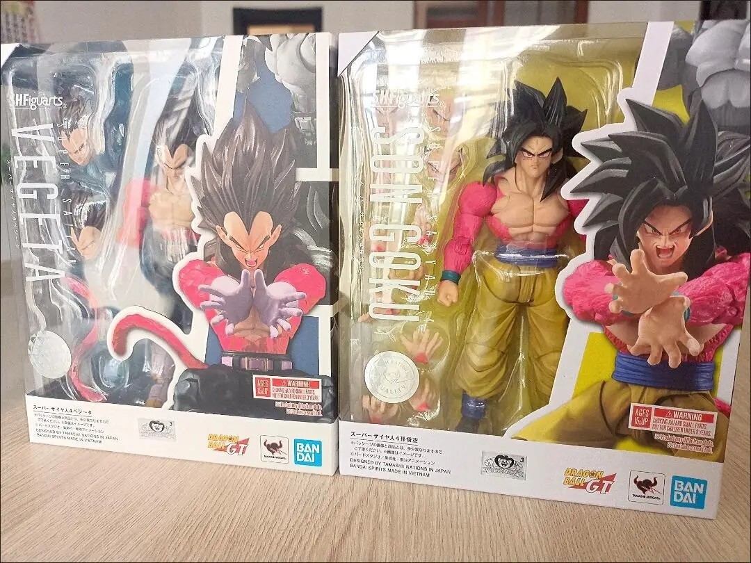 Bandai S.H. Figuarts Dragon Ball GT Super Saiyan 4 Vegeta & Goku Set Figure Toy
