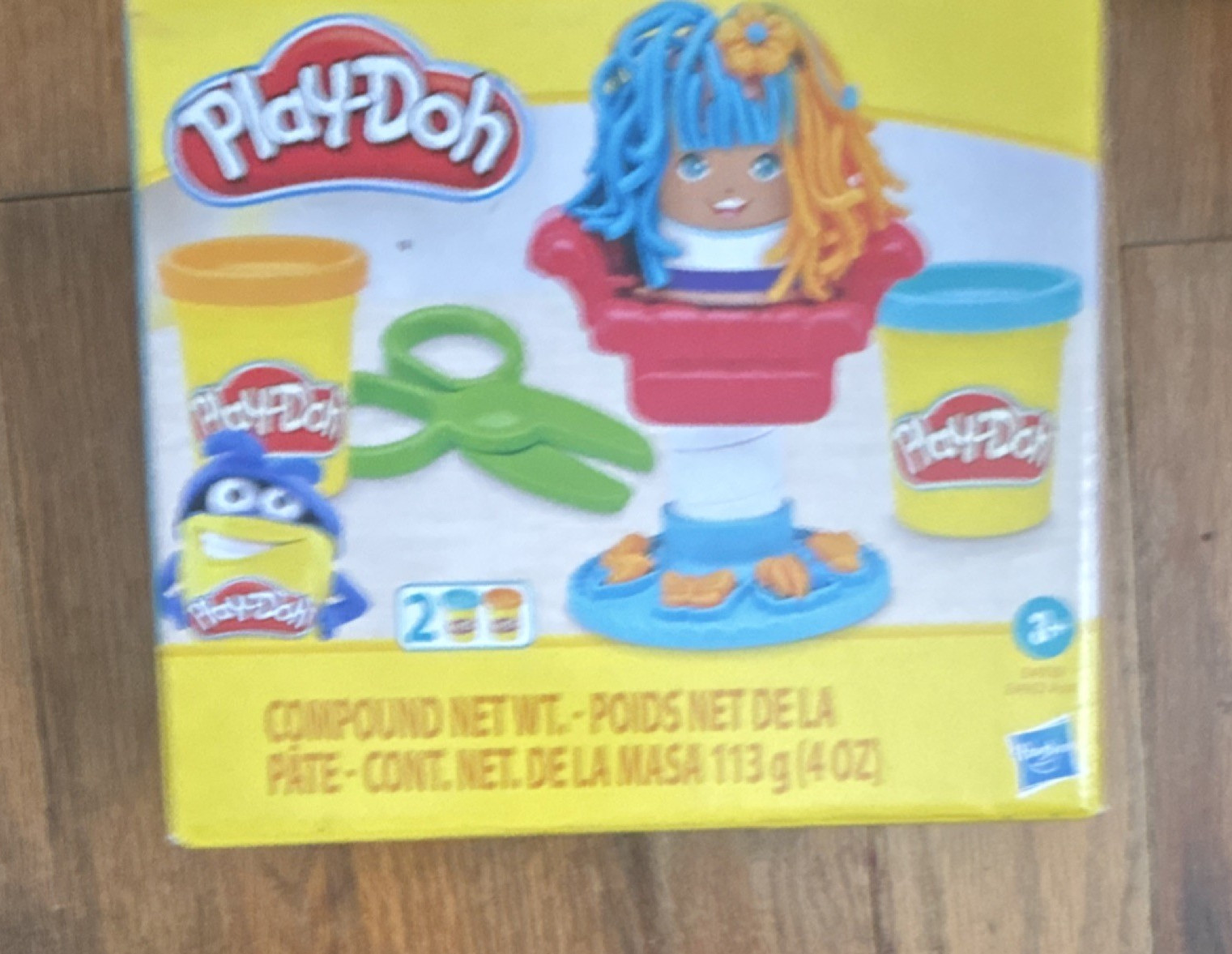 Play-Doh Hair Stylist Set w/ Figure, Scissors & 2 Cans Modeling Compound 2020