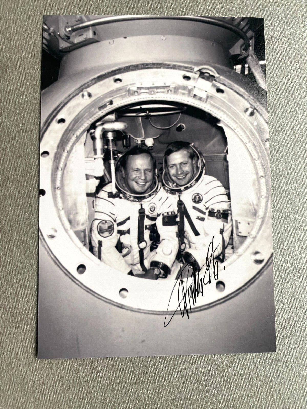 Eberhard Köllner GDR astronaut signed photo 10x15 autograph