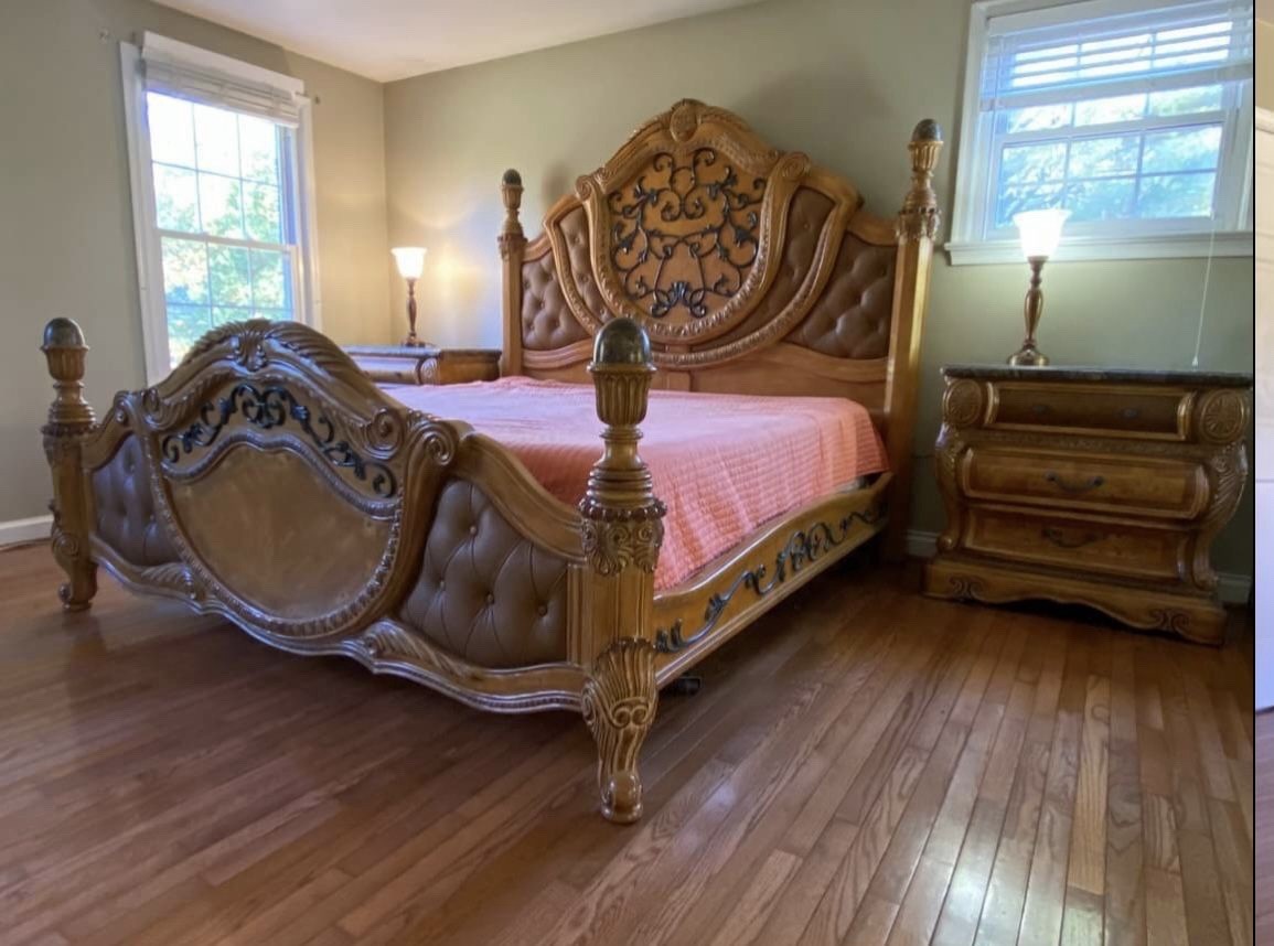 Michael Amini Trevi Queen Size Bedframe