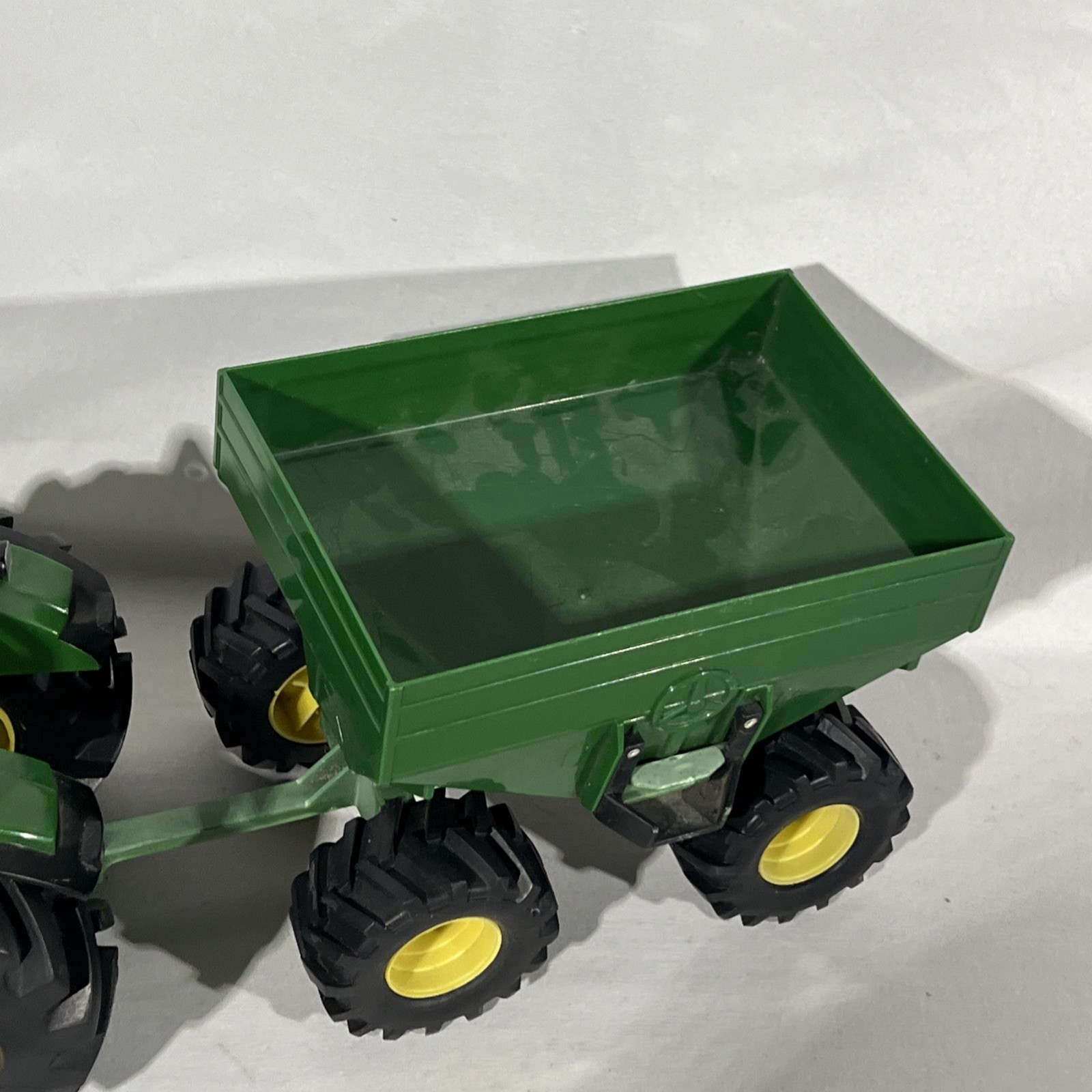 ERTL John Deere Green Tractor with Wagon