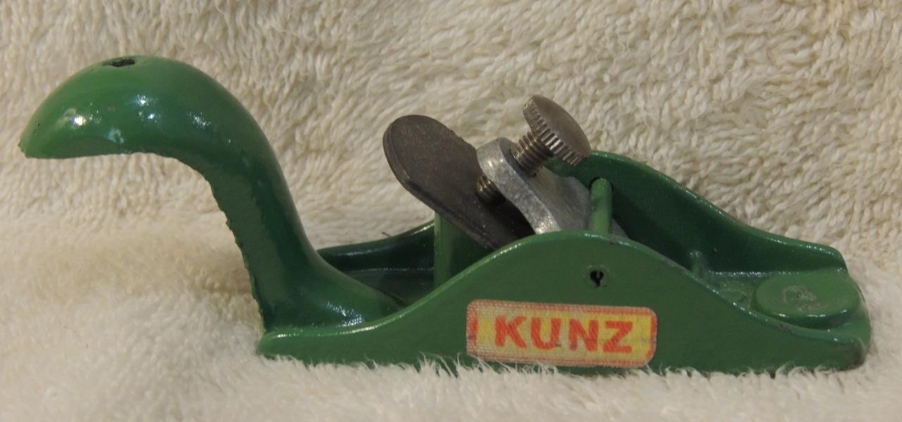 KUNZ Model 100 Green Squirrel Tail Plane